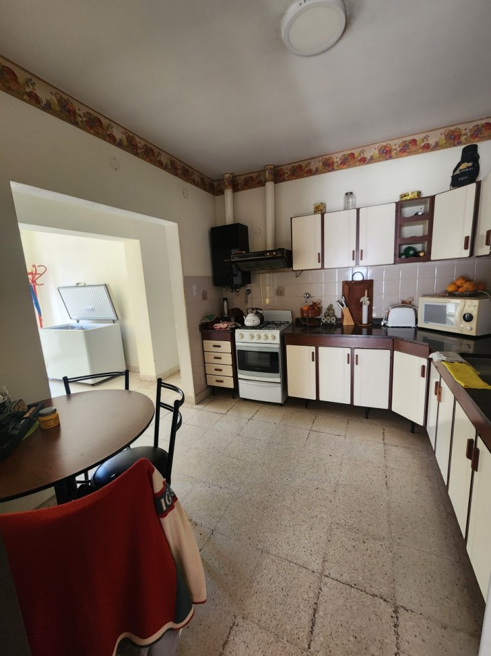 CASA a la venta en excelente ubicacion y barrio