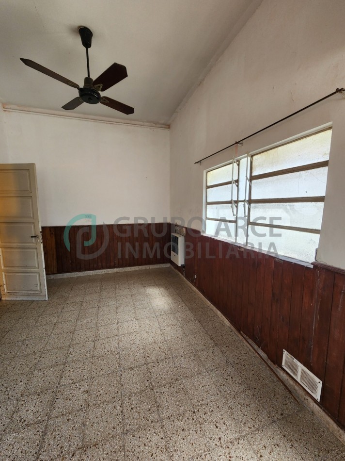 Casa a la Venta con importante Terreno