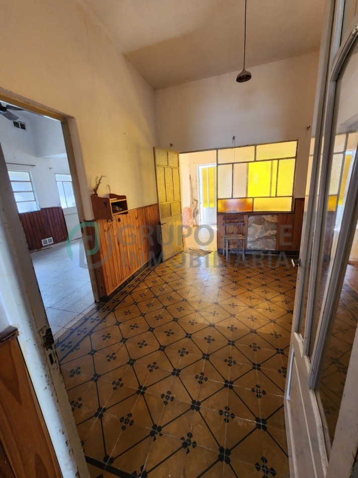 Casa a la Venta con importante Terreno