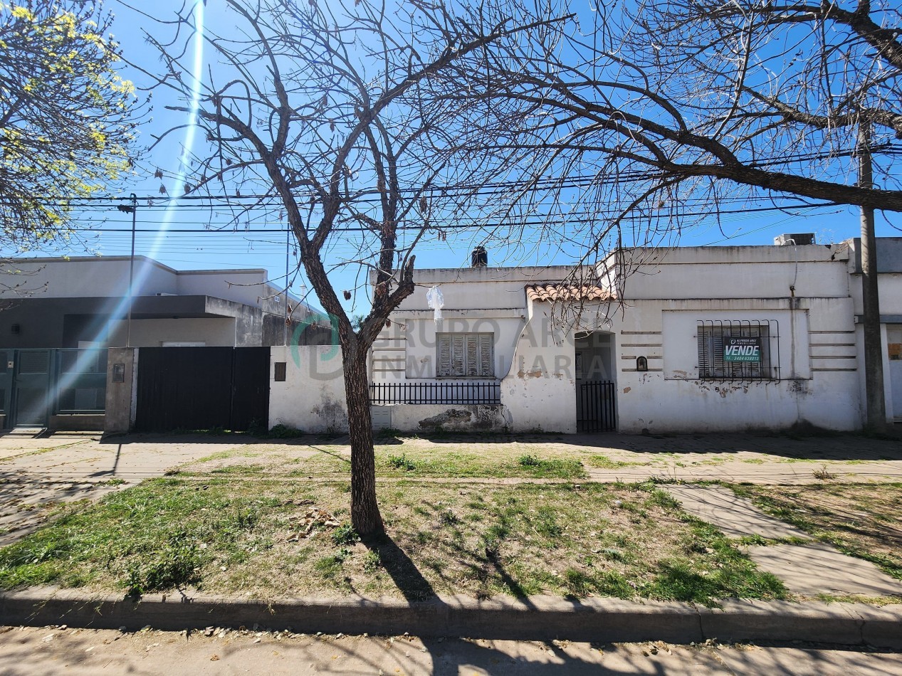 Casa a la Venta con importante Terreno