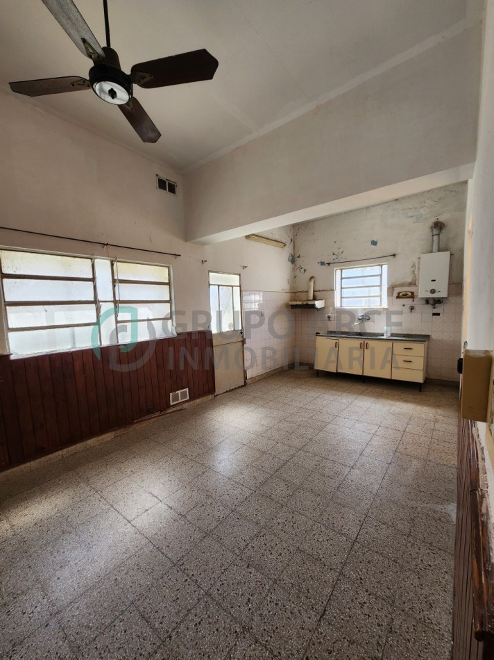 Casa a la Venta con importante Terreno