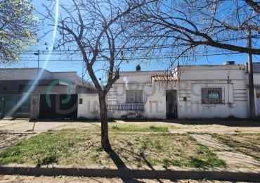 Casa a la Venta con importante Terreno