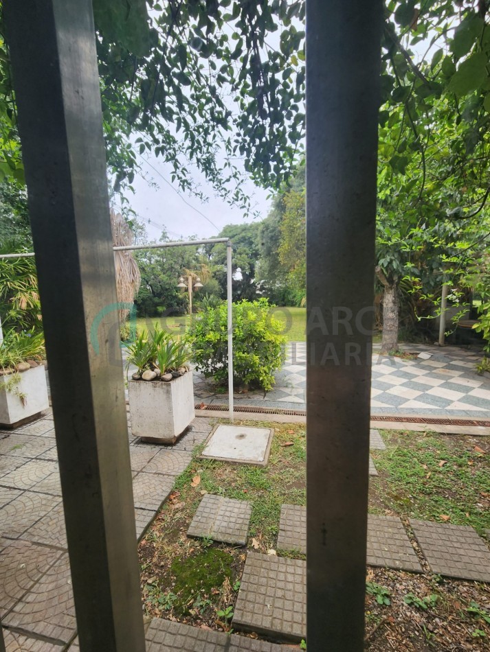 Importante Propiedad en Venta sobre Avenida Jorge Newbery y Avenida Republica | Parque de 1.200 m²