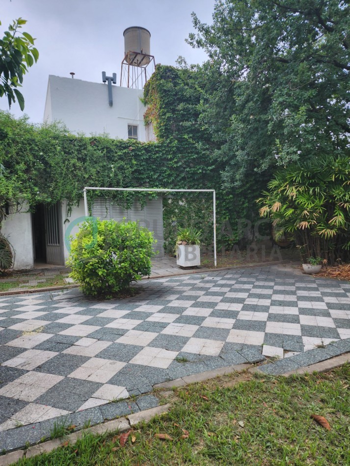 Importante Propiedad en Venta sobre Avenida Jorge Newbery y Avenida Republica | Parque de 1.200 m²