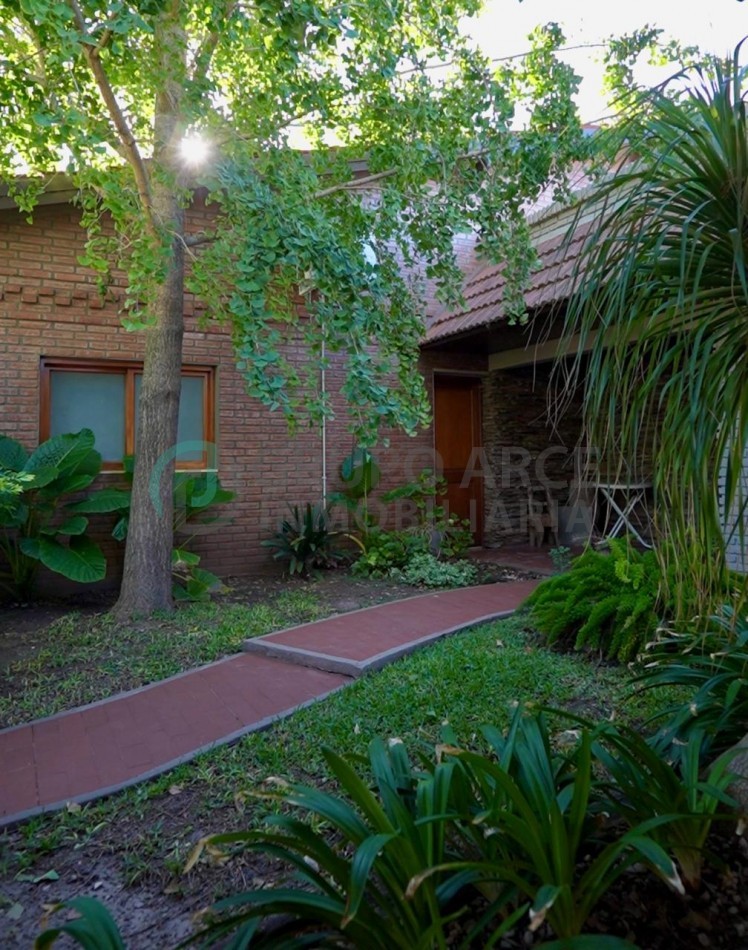 OPORTUNIDAD UNICA EN BARRIO PERONI - CASA + LOTE CON DOBLE INGRESO