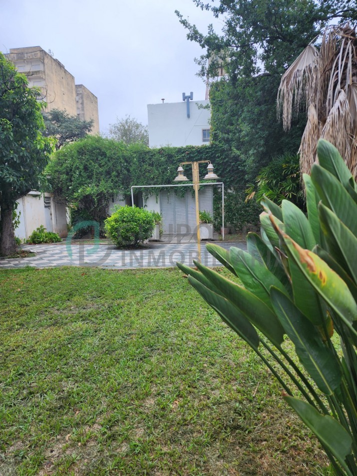 Importante Propiedad en Venta sobre Avenida Jorge Newbery y Avenida Republica | Parque de 1.200 m²