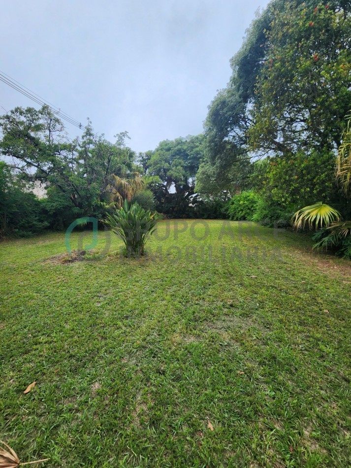 Importante Propiedad en Venta sobre Avenida Jorge Newbery y Avenida Republica | Parque de 1.200 m²